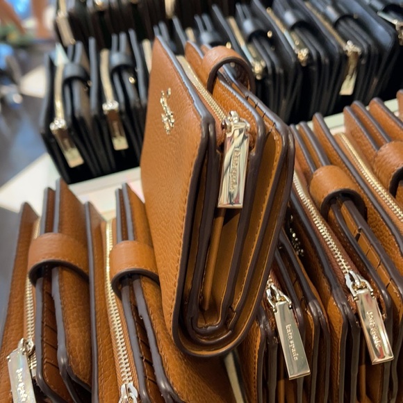 Kate Spade leila medium compartment bifold wallet - Picture 3 of 8